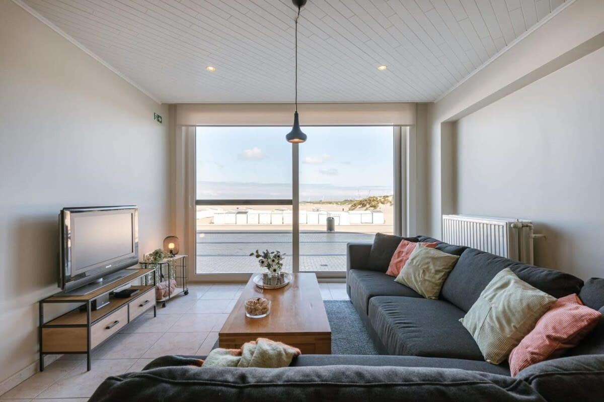Huswell - Beachfront Apartment In Zeebrugge Exterior photo