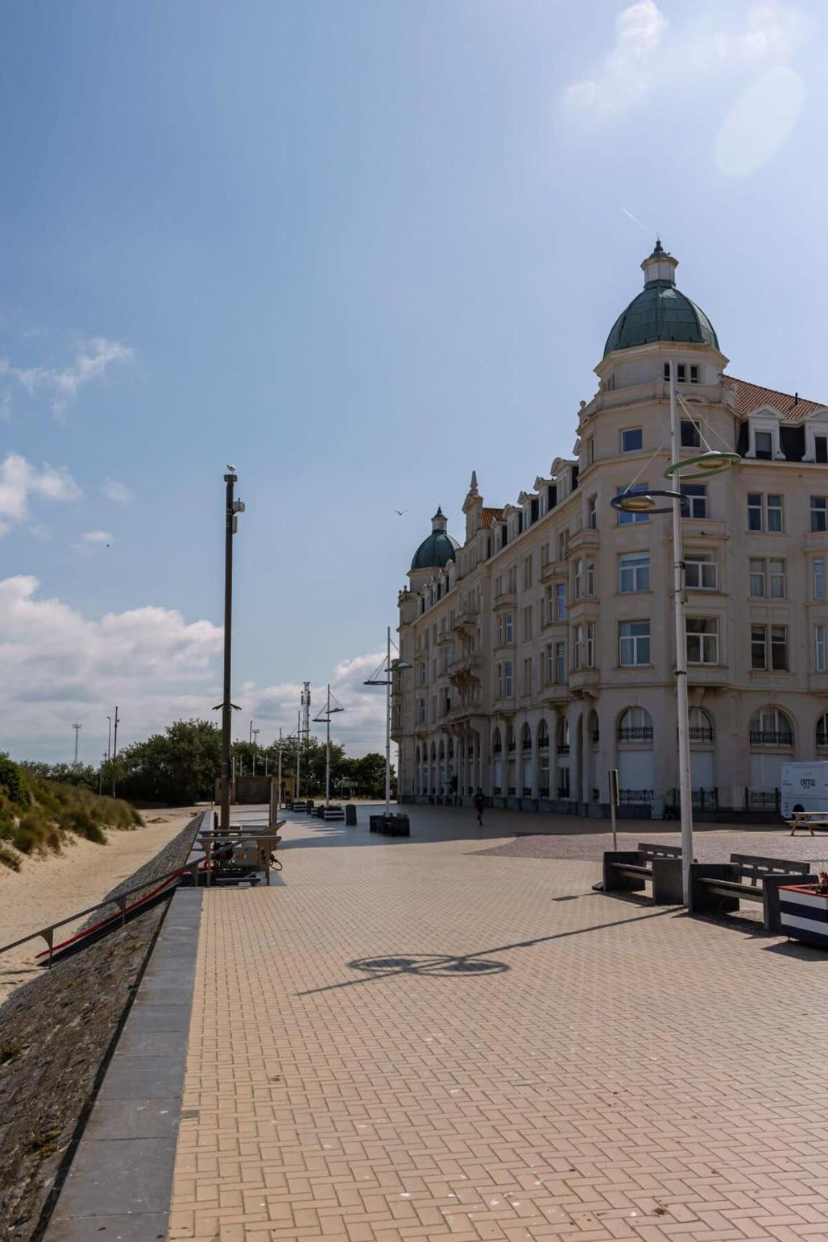 Huswell - Beachfront Apartment In Zeebrugge Exterior photo